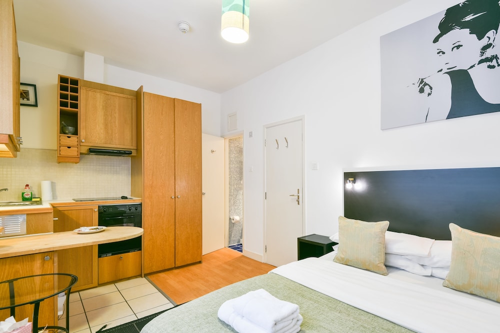 studios 2 let north gower