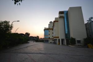 hotel city heart shirdi