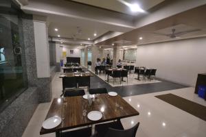 hotel city heart shirdi