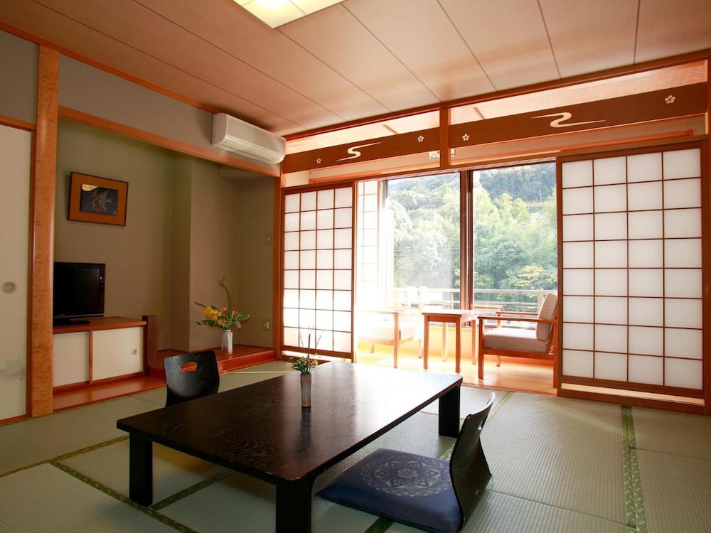 yumoto kanko hotel saikyo