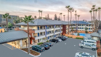studio 6 suites stockton ca waterfront