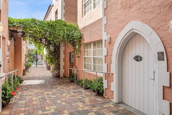 Kasa El Paseo Miami Beach,Miami>>Espanola Way And Washington Avenue,3 star