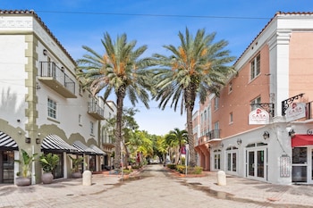 Kasa El Paseo Miami Beach,Miami>>Espanola Way And Washington Avenue,3 star