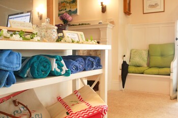 By The Sea Guests Bed & Breakfast & Suites,,4 star