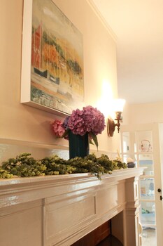 By The Sea Guests Bed & Breakfast & Suites,,4 star