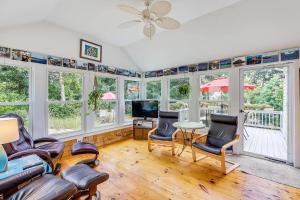 by the sea guests bed and breakfast and suites