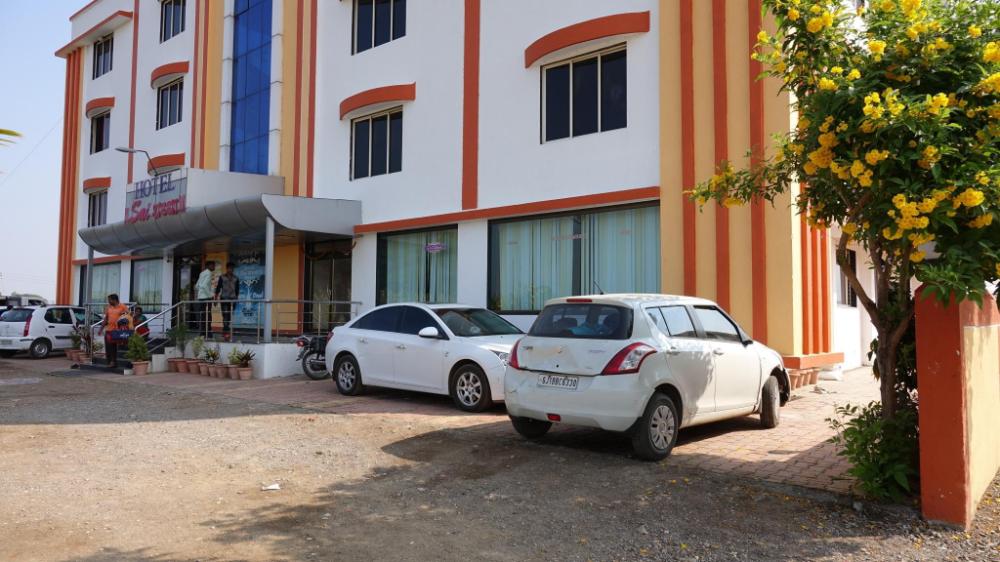 hotel sai shraddha