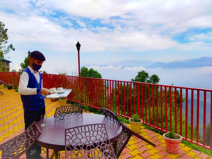 hotel himdhara