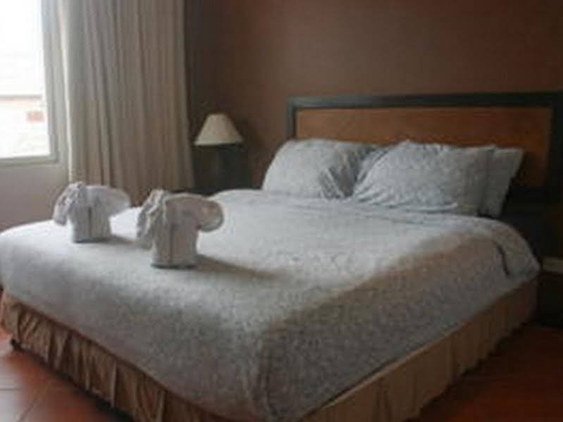 buffalo bill hotel koh chang