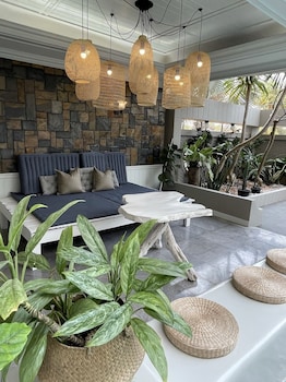 garden paradise hotel and serviced apartment