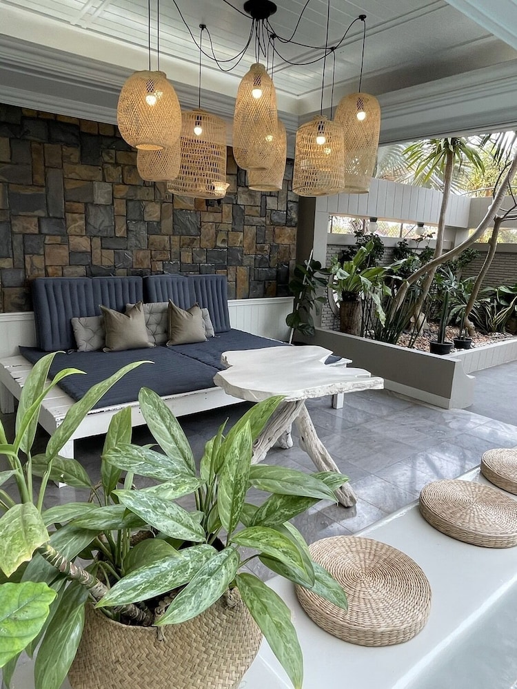 garden paradise hotel and serviced apartment