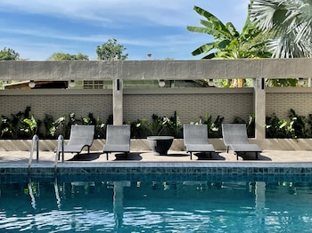 garden paradise hotel and serviced apartment