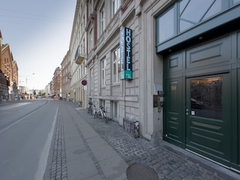 where to sleep hostel