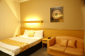 country lodge motor inn