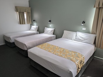 country lodge motor inn