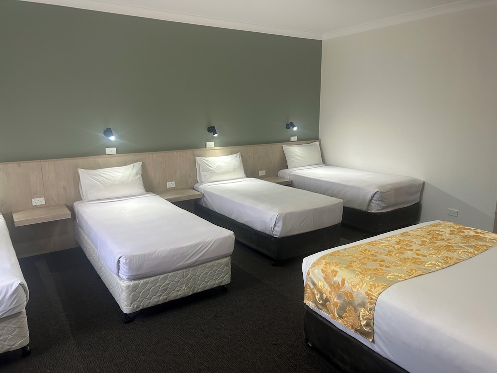 country lodge motor inn