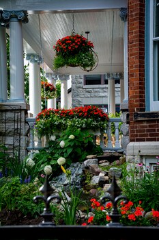 The Secret Garden B&B Inn,,4 star