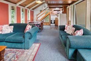 clarendon chalets