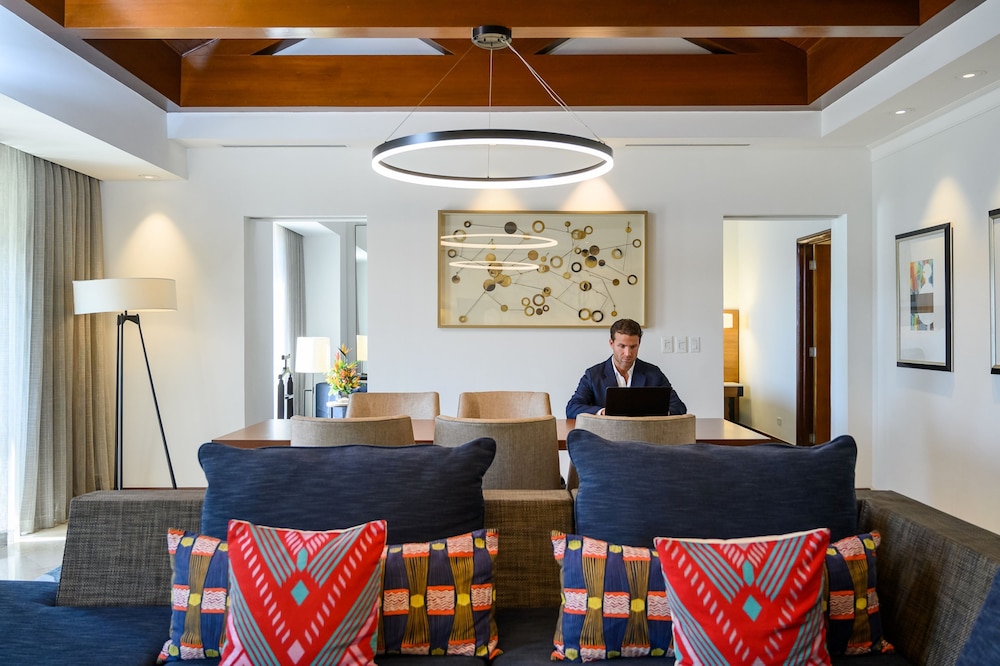 real intercontinental managua at metrocentro mall by ihg