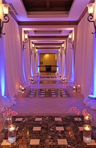 real intercontinental managua at metrocentro mall by ihg