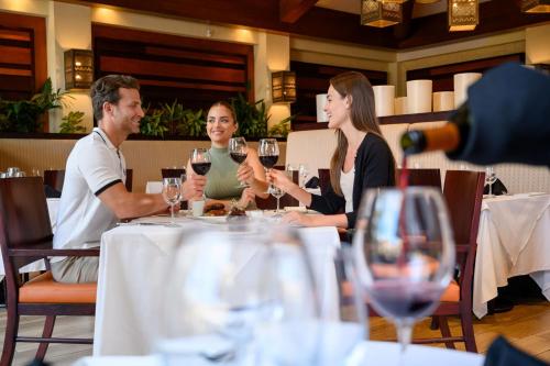 real intercontinental managua at metrocentro mall by ihg