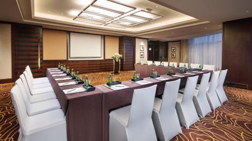 intercontinental shanghai pudong hotel by ihg