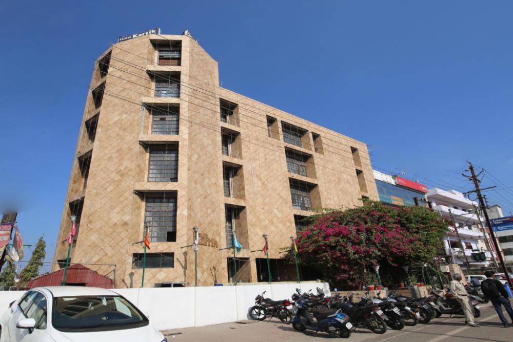 capital o 27607 hotel kartik