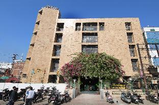 capital o 27607 hotel kartik