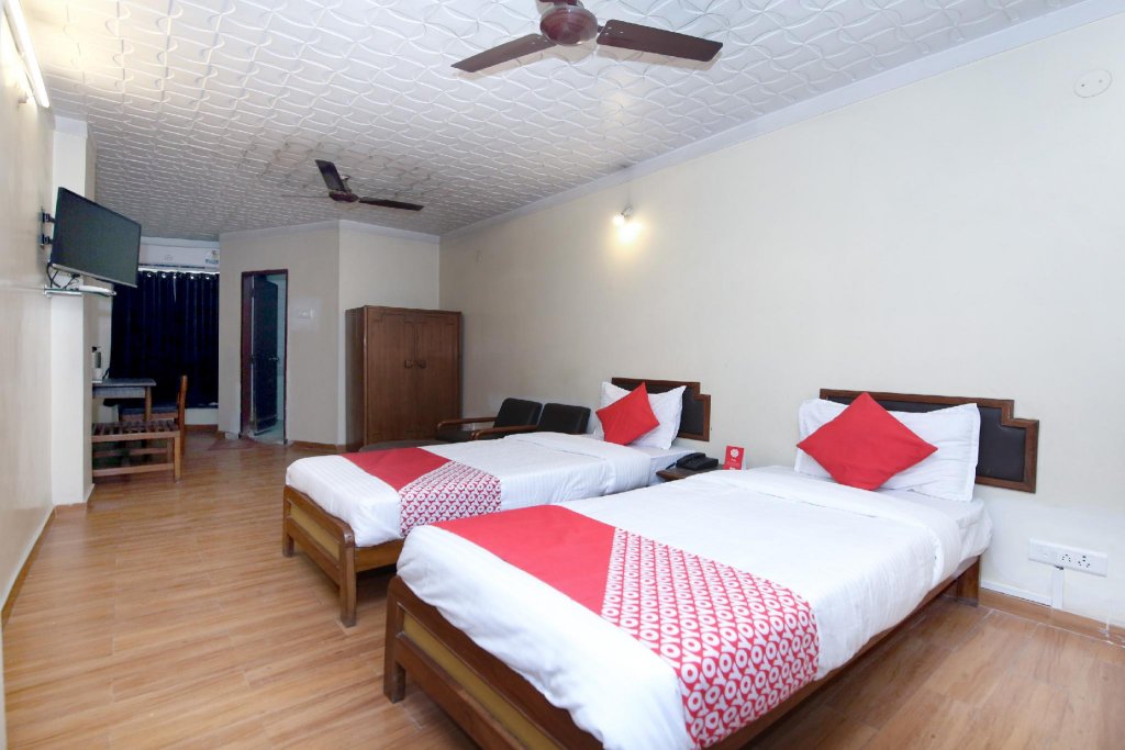 Capital O 27607 Hotel Kartik,,3 star