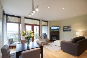 mariners loft salt spring island