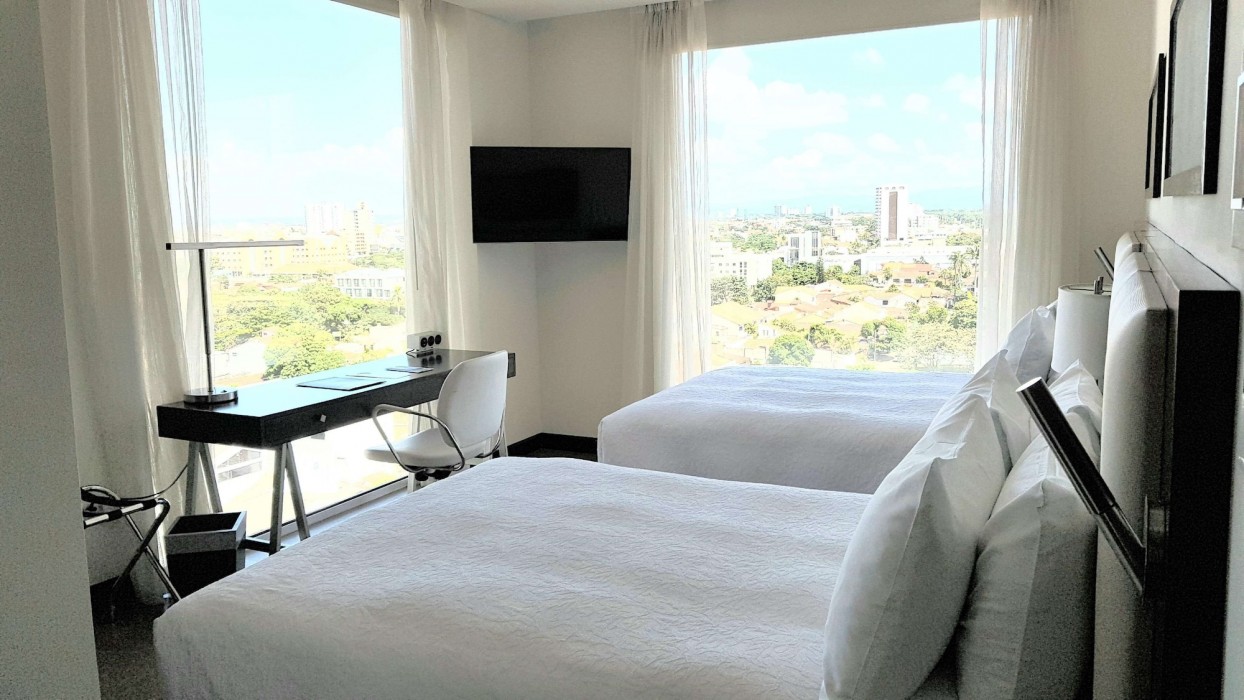 hampton by hilton santa cruz equipetrol bolivia