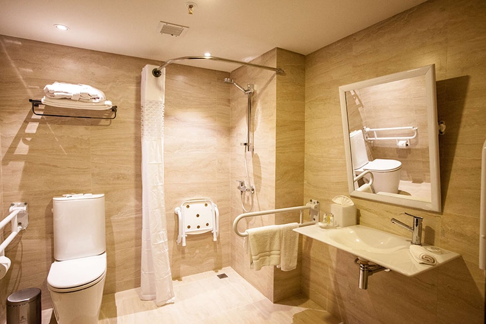 hampton by hilton santa cruz equipetrol bolivia