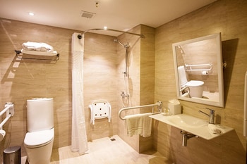 hampton by hilton santa cruz equipetrol bolivia
