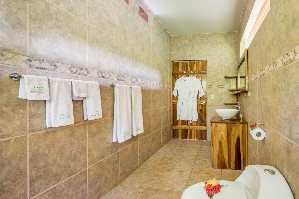 drake bay getaway resort
