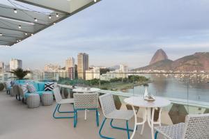 yoo2 rio de janeiro tapestry collection by hilton