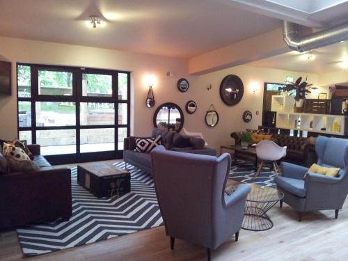 pelican london hotel and residence