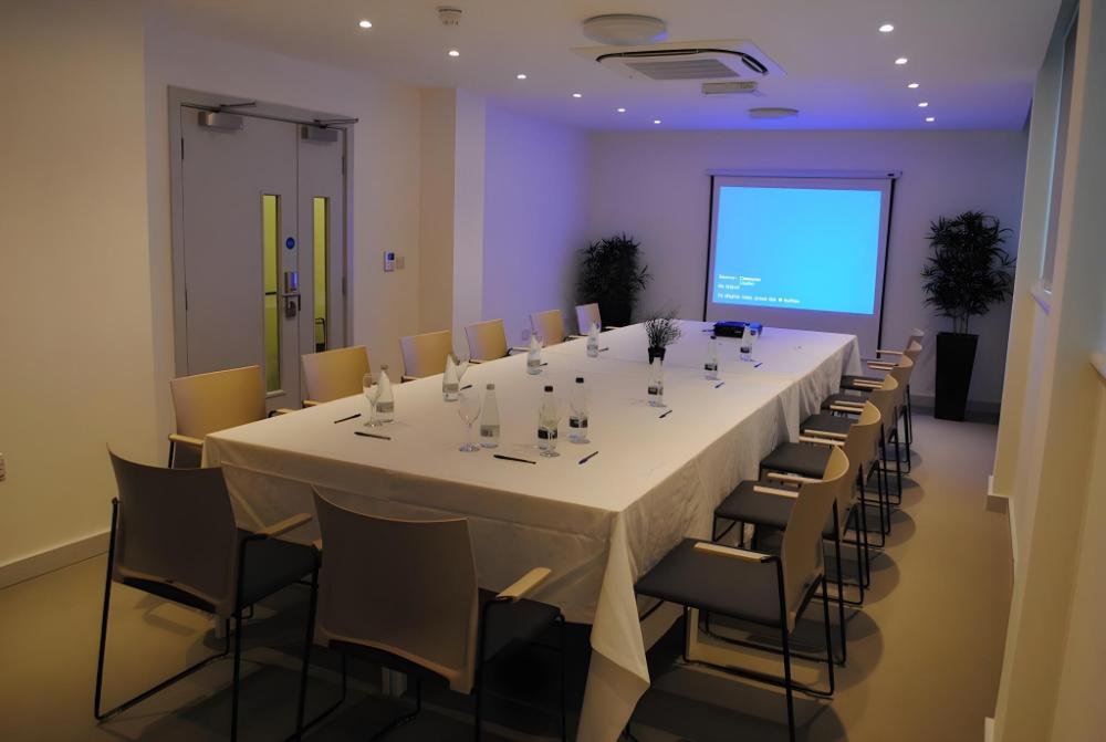 pelican london hotel and residence