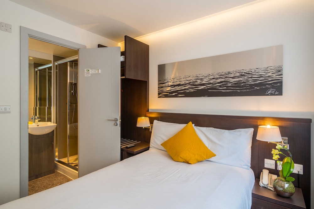 pelican london hotel and residence