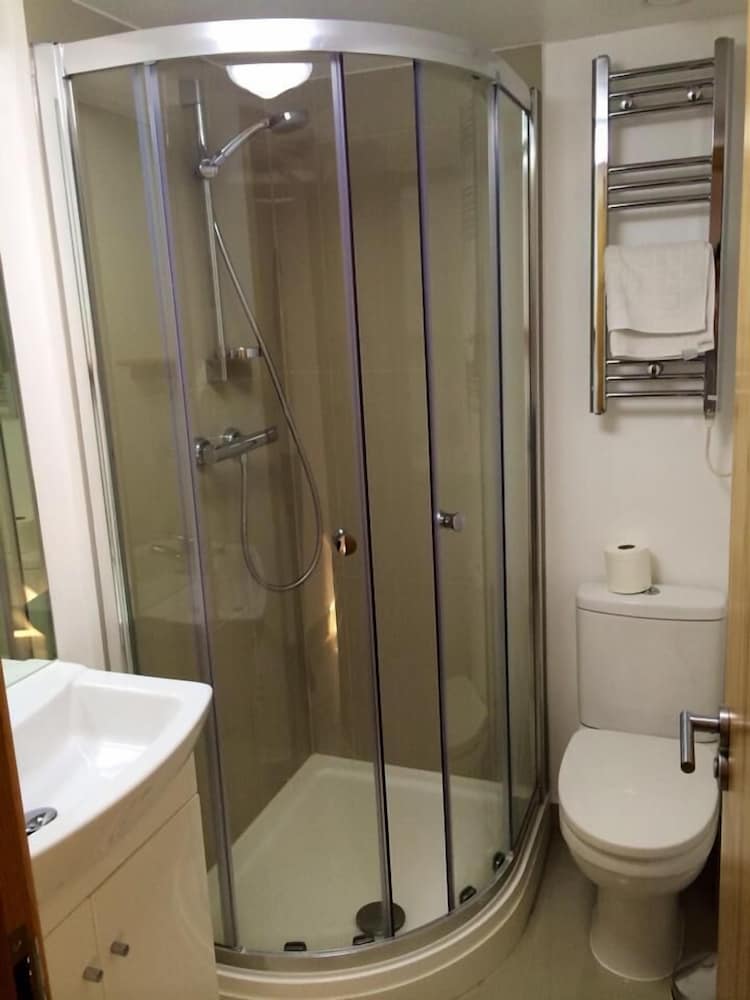 pelican london hotel and residence