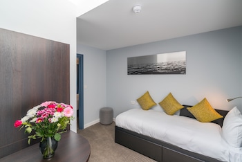 pelican london hotel and residence