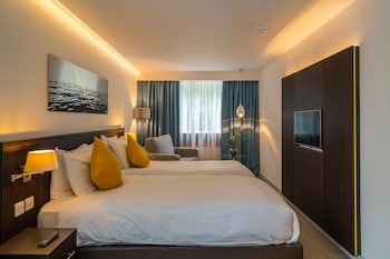 pelican london hotel and residence