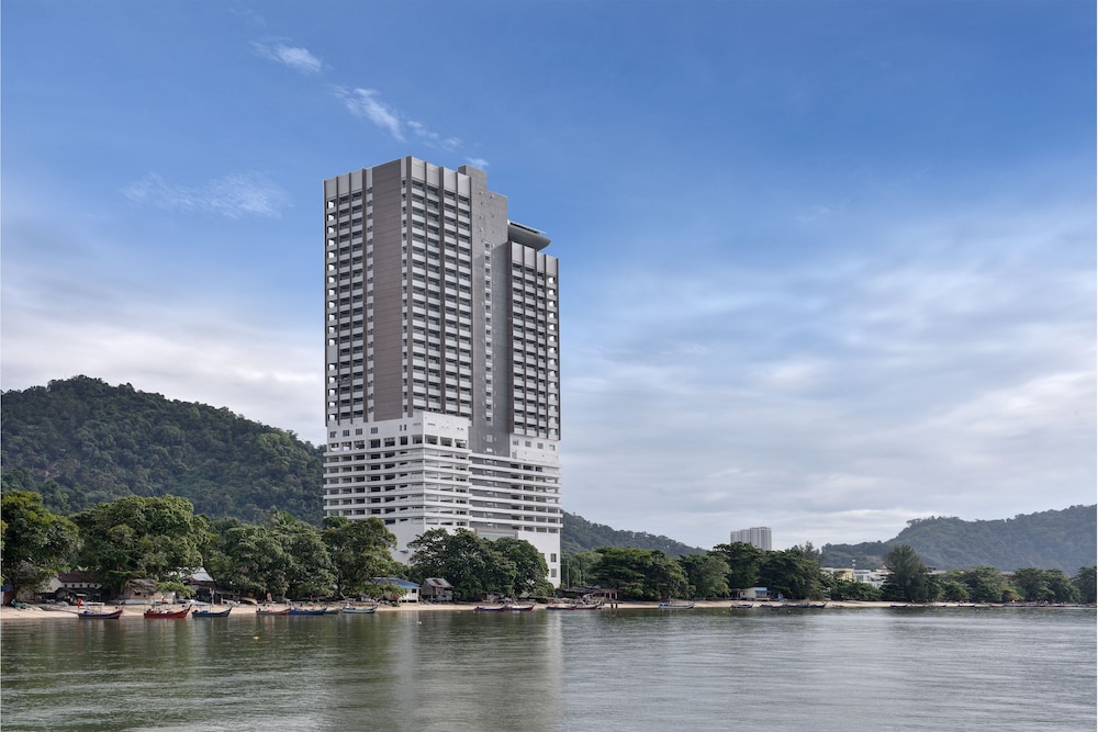 lexis suites penang