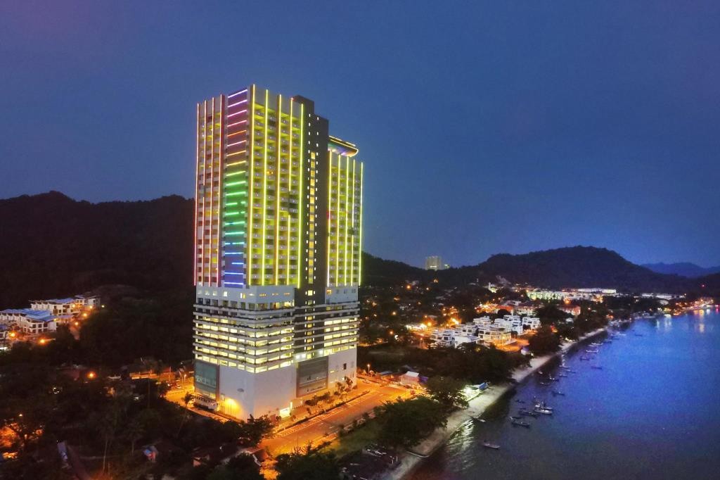 lexis suites penang
