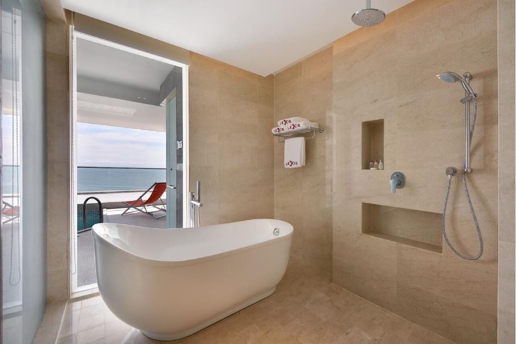 lexis suites penang