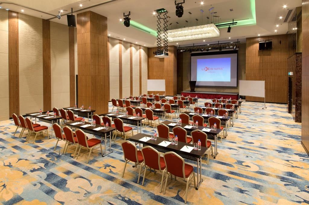 lexis suites penang