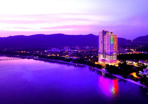 lexis suites penang