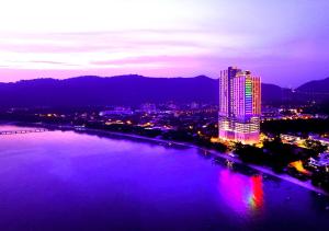 lexis suites penang