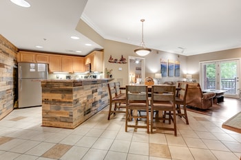baskins creek condos