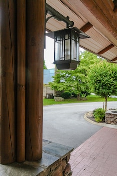 baskins creek condos