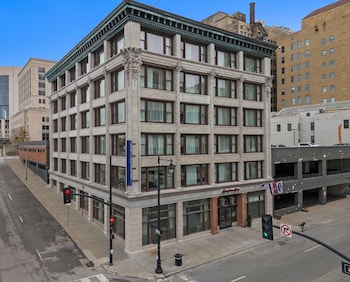 hampton inn kansas city downtown financial district